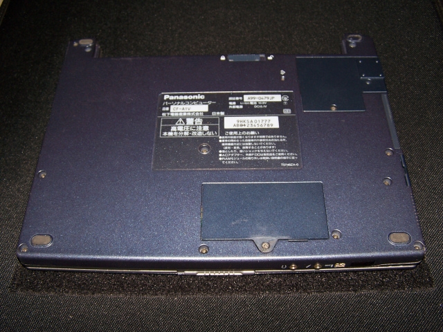 Panasonicのノートブック「CF-A1」裏側