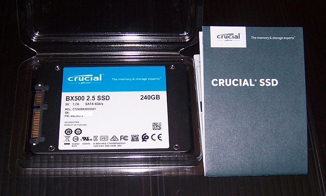 CT420BX500SSD1-240GB（本体と解説書）