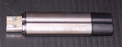 A-DATA S102 16GBキャップ後ろに装着