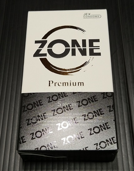 ZONE ゾーン コンドーム プレミアム 5個入（パッケージ）