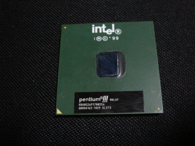 Pentium III 700 MHz（SL3T3）