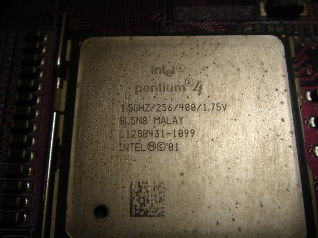 INTEL Pentium4 1.5GHz (SL5NB)