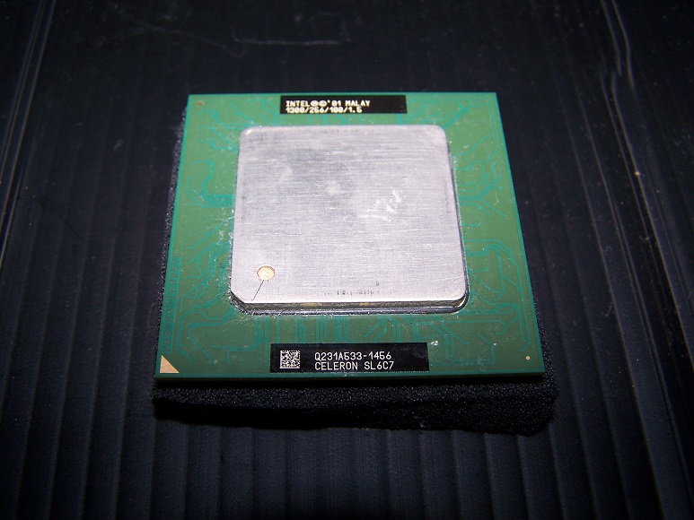 Intel Celeron 1.3GHz (Tualatin)