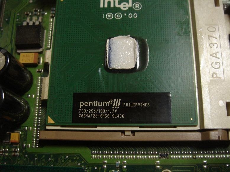 Intel Pentium III 733 MHz(SL4CG)