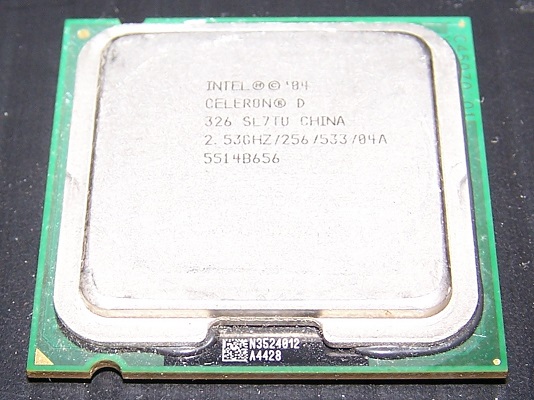 IntelのCPU 「Celeron D 326」SL7TU