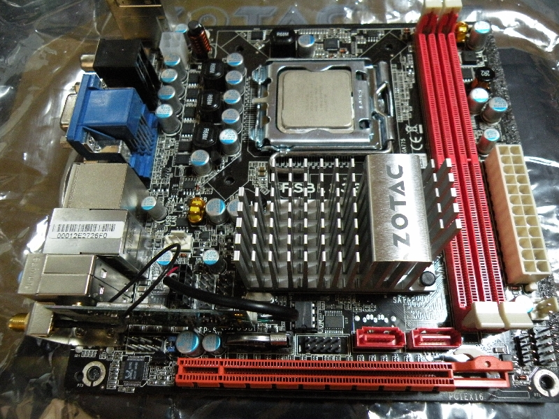 ZOTAC GeForce 9300-ITX WiFi-002