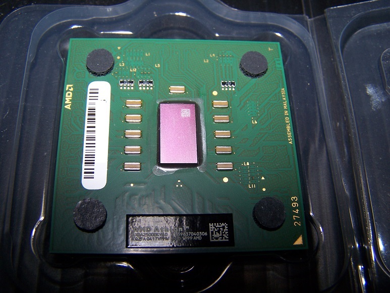 AMD 「Athlon XP 2500+ 」（AXDA2500DKV4D）