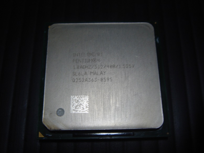 INTEL Pentium4 1.8GHz (SL6LA)