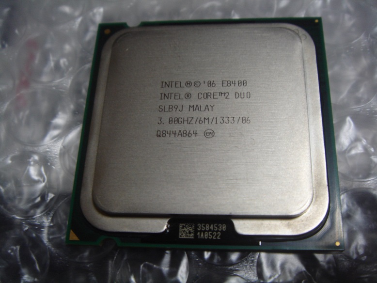 Intel Core 2 Duo E8400 (SLB9J)