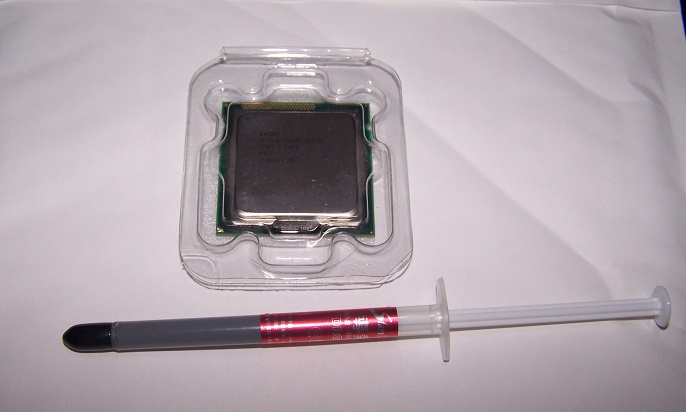 Intel Core i3-2100(シリコングリス)