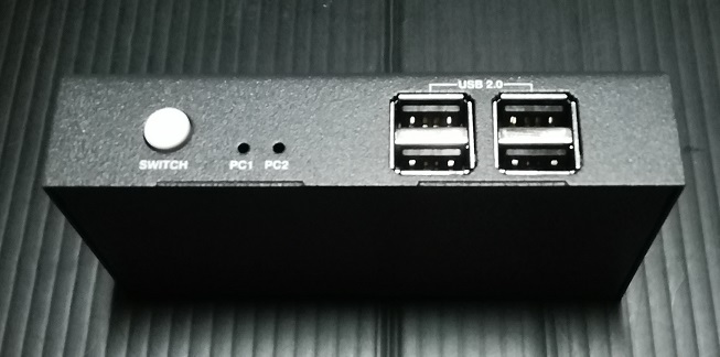HDMI KVMスイッチ2ポート切替器の前面
