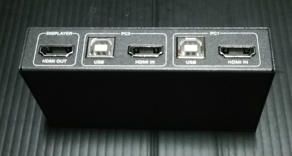 HDMI KVMスイッチ2ポート切替器の後面