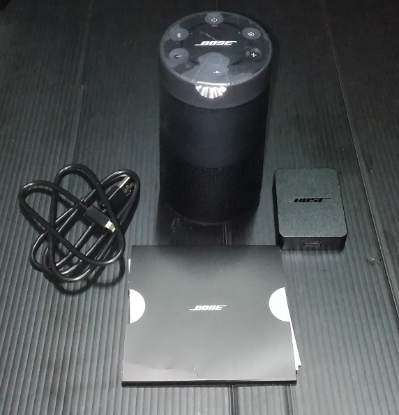 Bose SoundLink Revolve II Bluetooth speaker（本体と付属品）