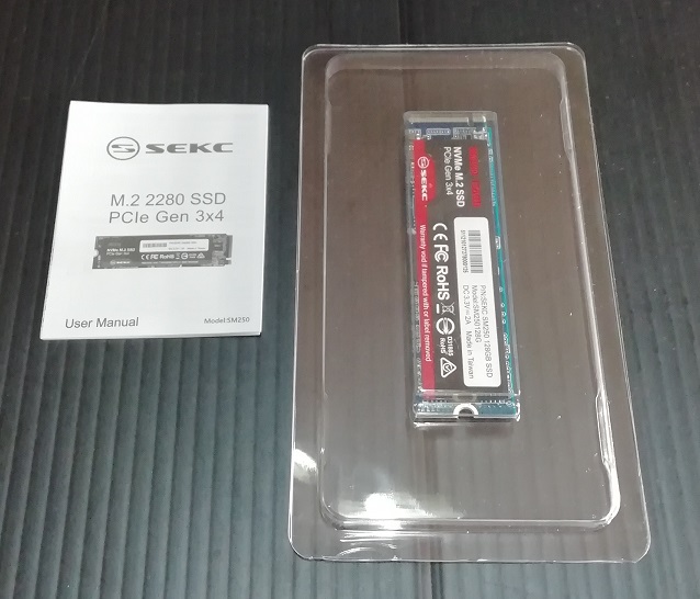 SEKC SSD 128GB SM250128G（本体と説明書）
