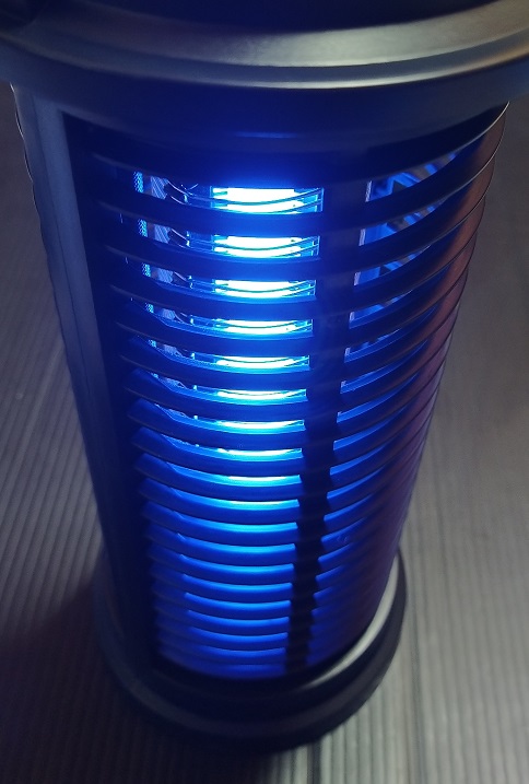 電撃殺虫器 蚊取り器 UV光源誘引式+電撃二合一 超静音 6W（青LED）
