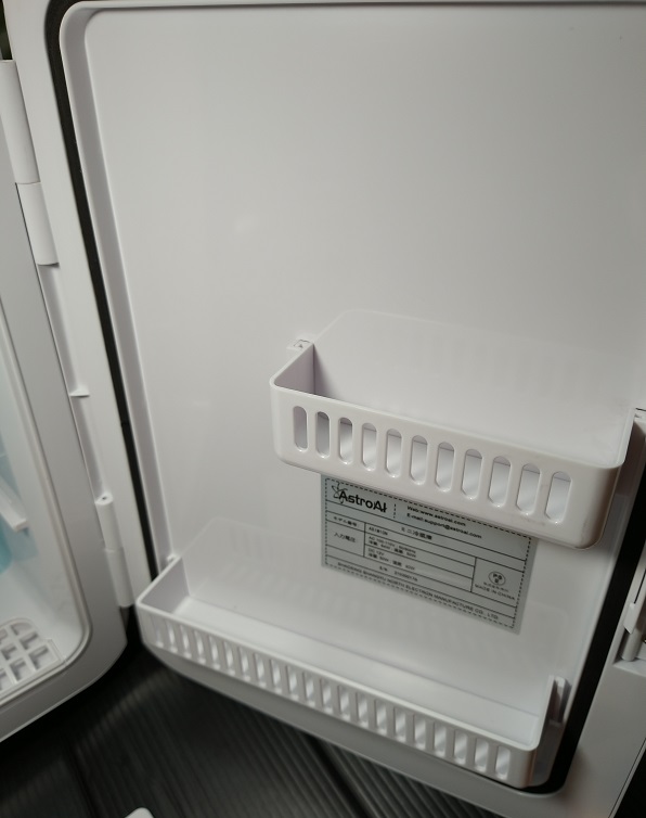 AstroAI 小型冷蔵庫 0 ℃~60℃ 10L 保温 保冷 2電源式 ブラック（扉側棚あり）