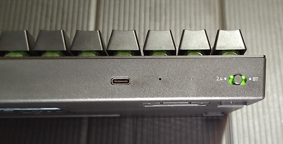 Razer BlackWidow V3 Mini HyperSpeed Green Switch 2.4GHz Bluetooth（USB端子と接続切り替えスイッチ）