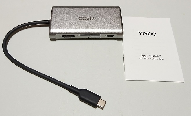 YIYOO USB C 8-in-1 マルチポートUSBハブ（本体と説明書）