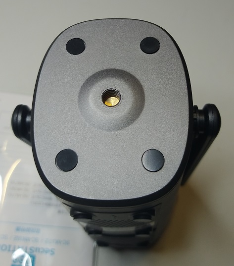 SecuSTATION SC-MK82 防犯ワイヤレスカメラ（本体の壁取り付けネジ穴）