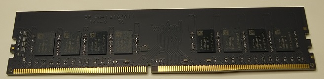 KLEVV PC4-25600 DDR4 3200 32GB KD4BGUA8C-32N220A（裏）