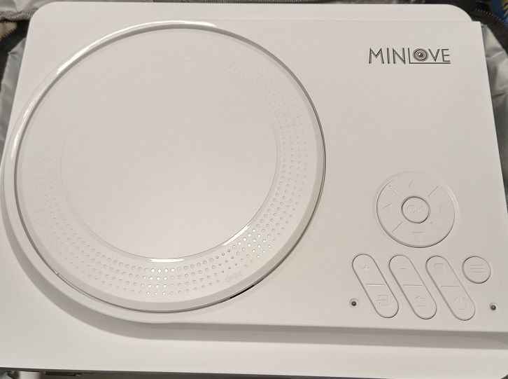 MINLOVE プロジェクター WiFi Bluetooth DVDプレイヤー内蔵 ホームシアター（上部）