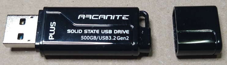 ARCANITE PLUS, 500GB 外付SSD (USBメモリ) USB 3.2 Gen2（本体とキャップ）