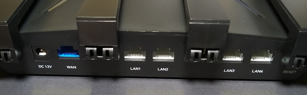GL.iNet GL-AX1800(Flint) WiFi 6 ルーター（背面端子）
