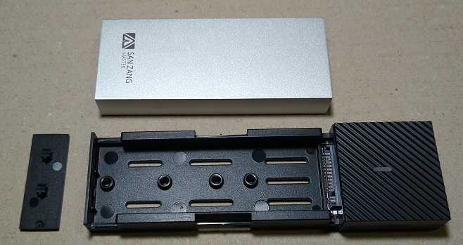 SAN ZANG MASTER M.2 SSD 外付けケース（内部）