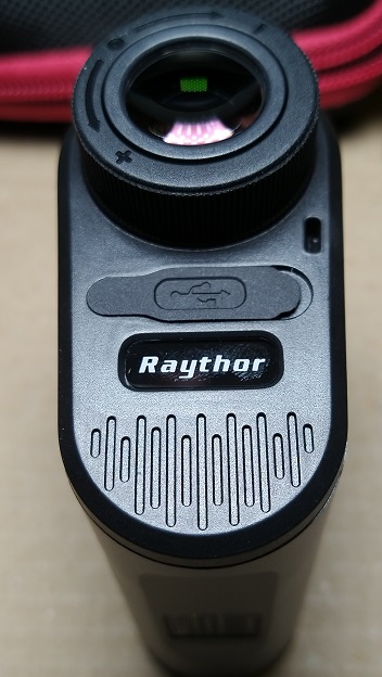 RAYTHOR （レイソー） ゴルフ レーザー距離計（本体充電端子面）