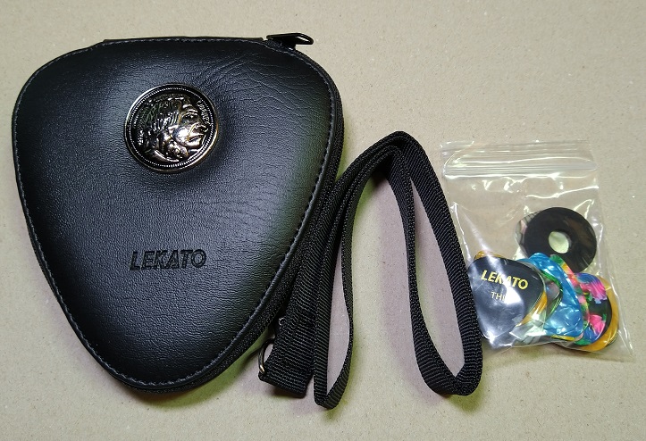 LEKATO ギター・ベース用のティアドロップピック 18枚セット プラスチック製 収納ボックス付 (ブラック)
