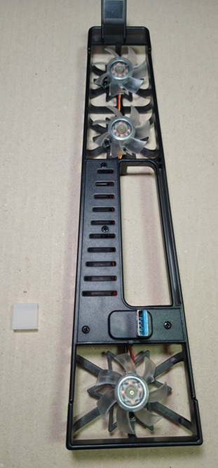 Tomistan 新型 PS5 Slim用冷却ファン PS5 (CFI-2000A01) （内側）