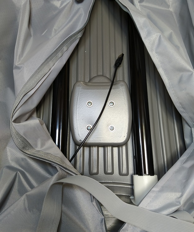 TRIPJOYY スーツケース Sサイズ アイボリー（内部USBケーブル）