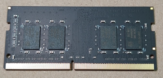 DATO(ダト) ノートPC用メモリ 8GB DDR4 3200MHz（基盤裏面）